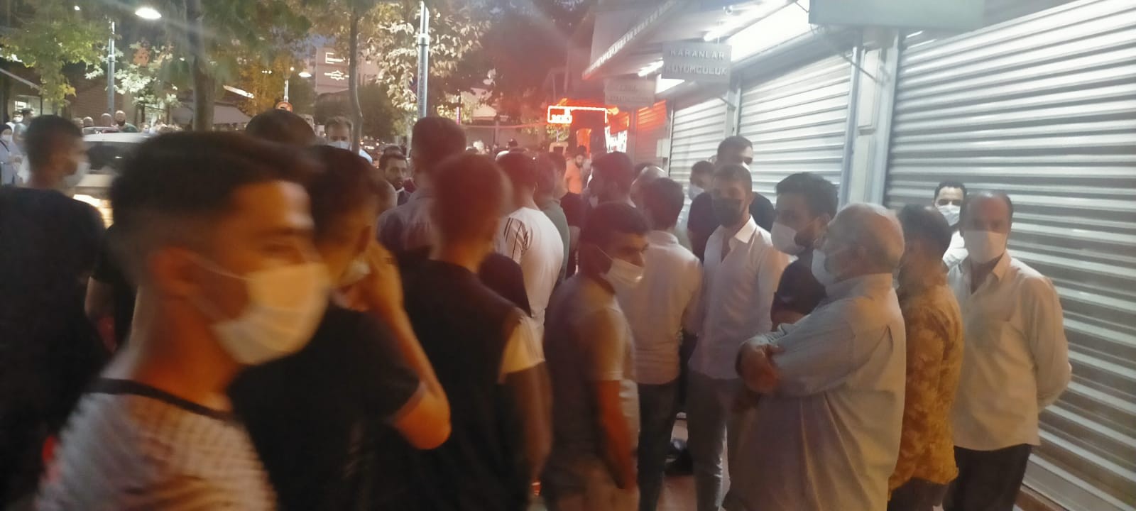 Dolandırıldığını belirten vatandaşlar kuyumcuyu bastı! Tam 20 milyon liralık vurgun