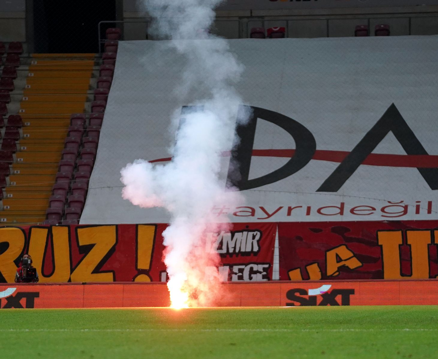 Galatasaray ile Fenerbahçe golsüz berabere kaldı