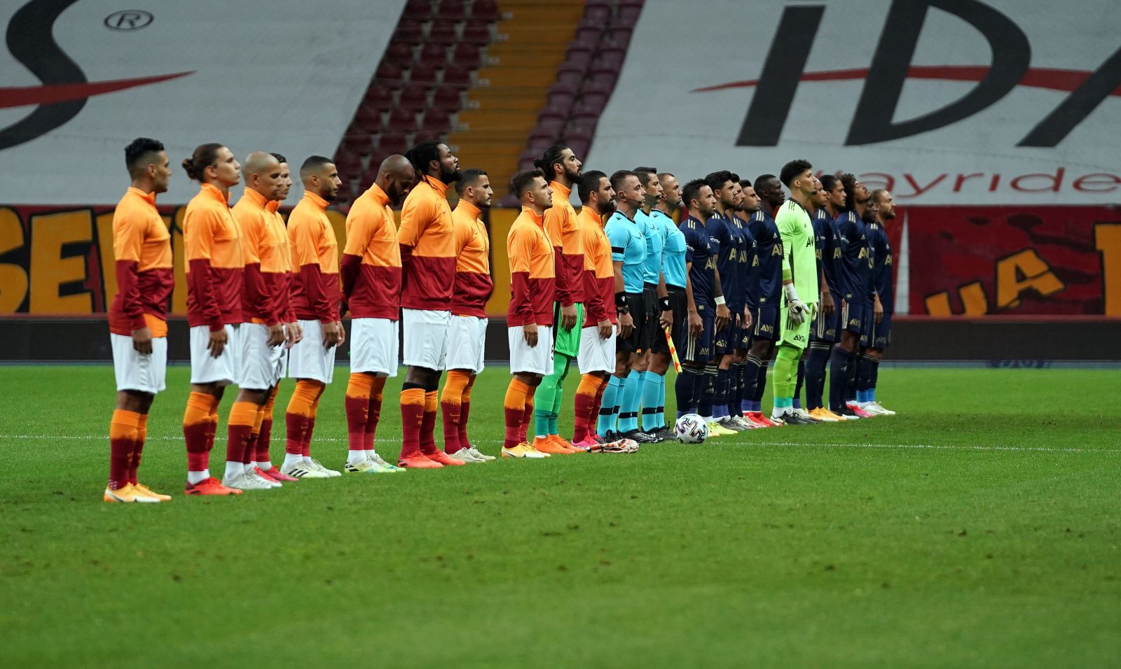 Galatasaray ile Fenerbahçe golsüz berabere kaldı