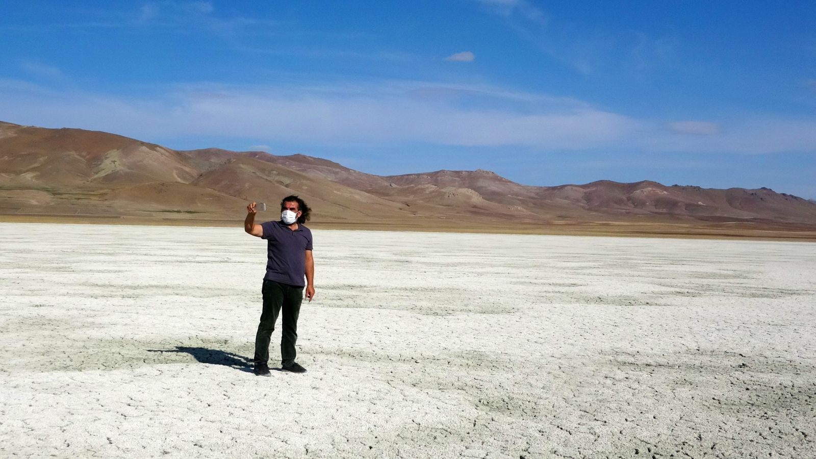Birçok kuş türüne ev sahipliği yapan göl adeta çöle döndü