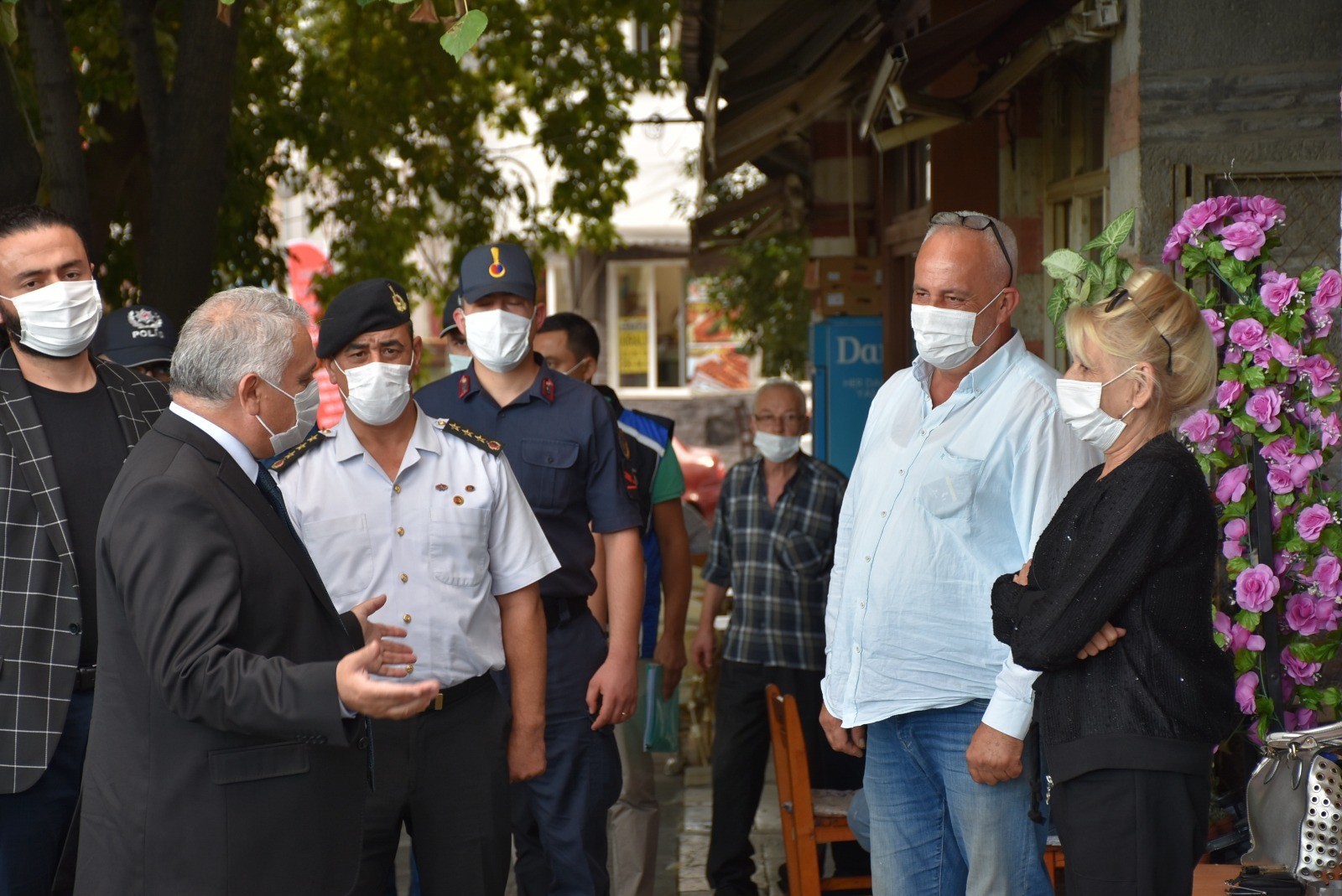 Bakan Koca 'örnek il' olarak göstermişti! Vali sokak sokak denetim yaptı