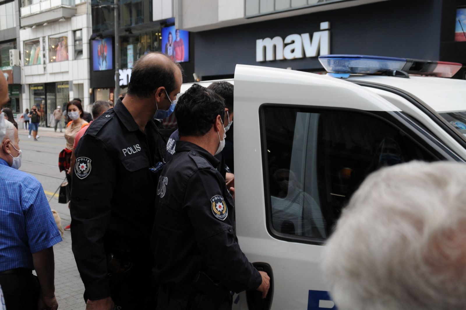 Çocukları dilendiren kadından polise 'okuma yazma bilmiyorum' savunması