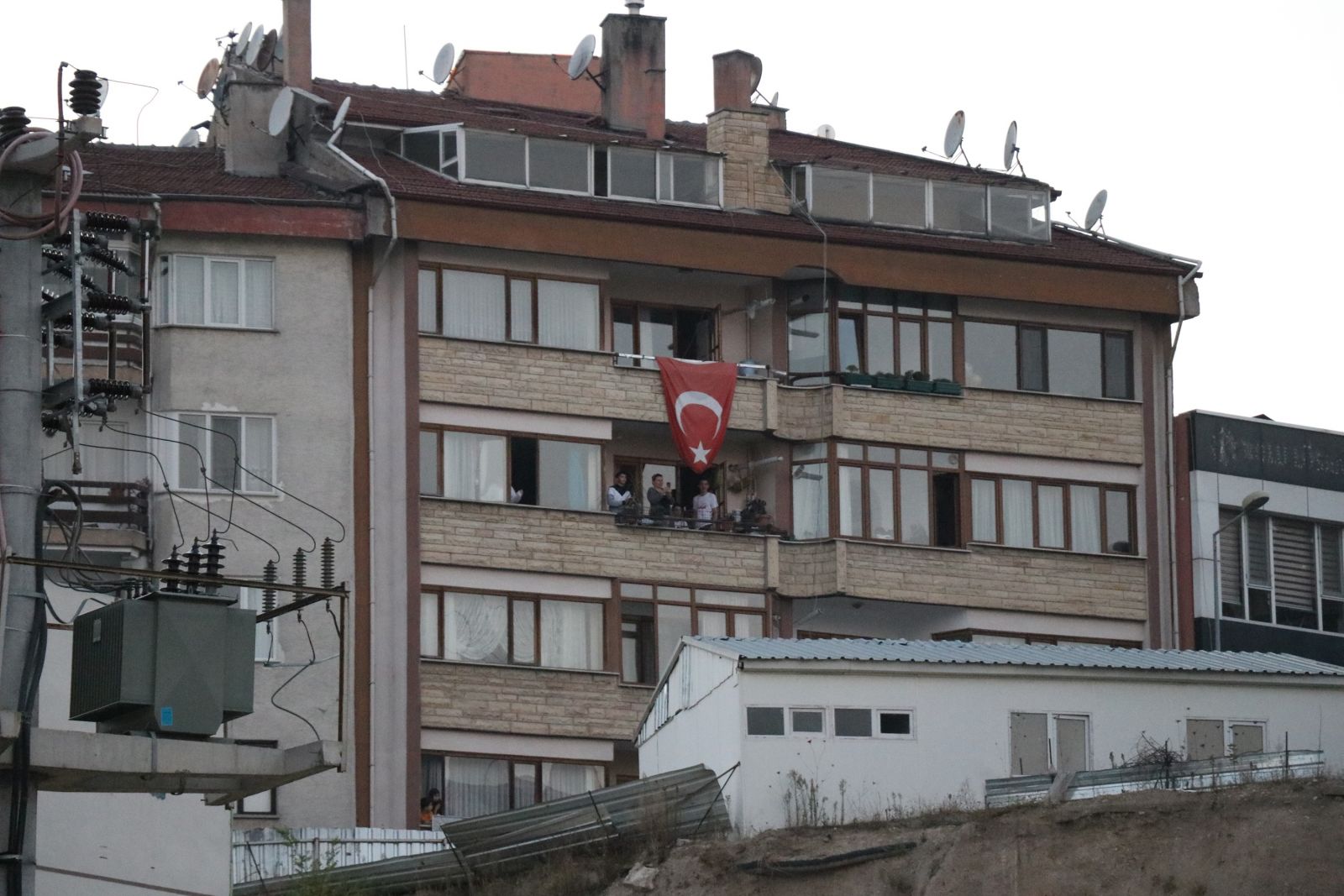 Sevgilisini başkasıyla gören genç intihara kalkıştı