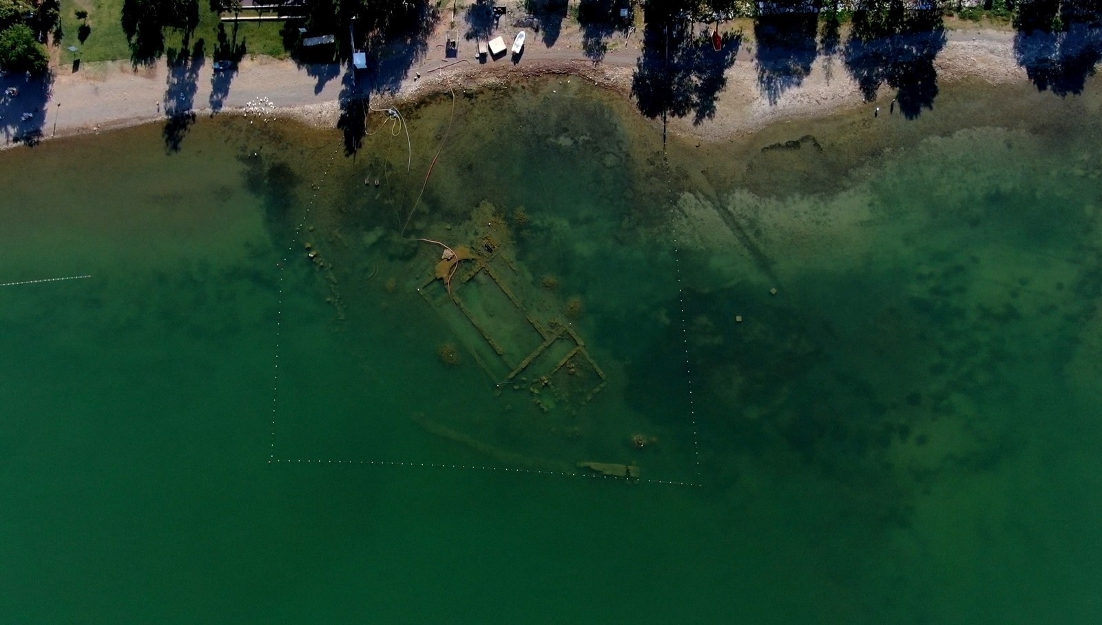 İznik Gölü çekilince 1500 yıllık bazilika ortaya çıktı