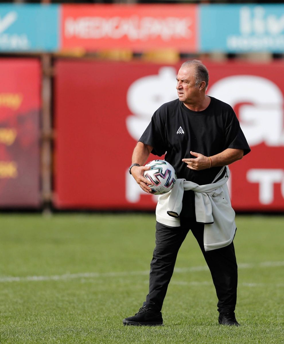 Galatasaray, Alanyaspor'a 2-1 mağlup oldu Galatasaray, Alanyaspor'a 2-1 mağlup oldu