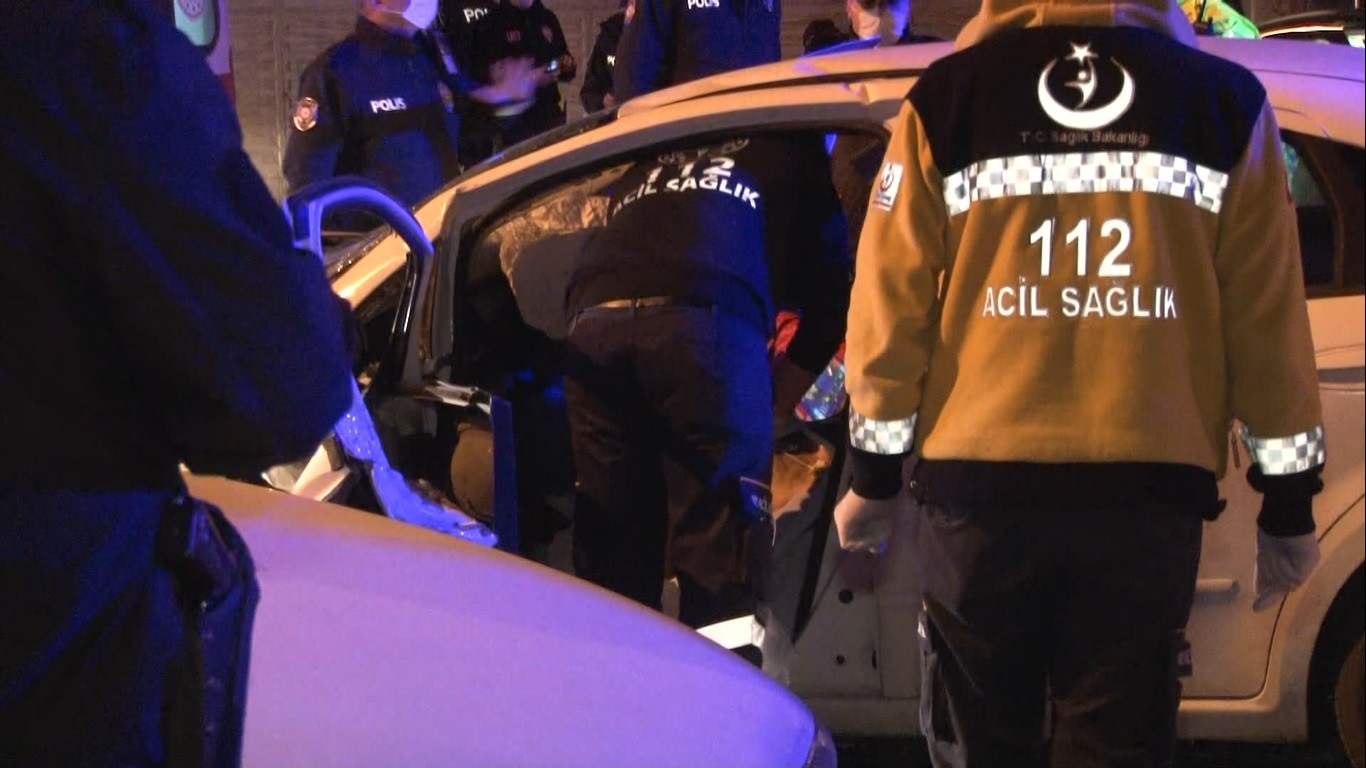 Ankara’da 2 araç kafa kafaya çarpıştı: 1’i ağır 5 yaralı