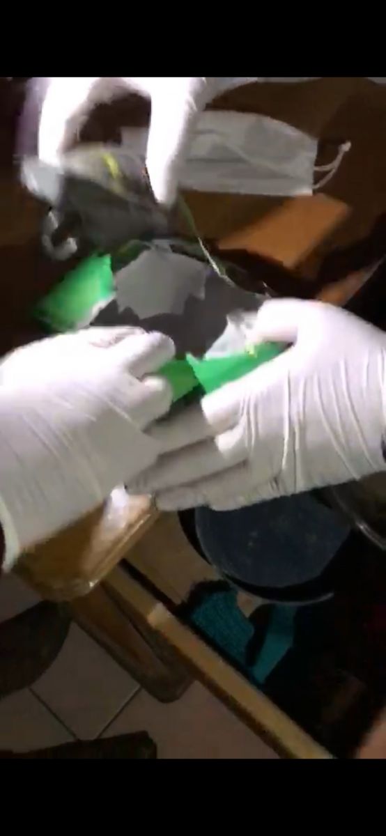 'Dur' ihtarına uymayan şüphelilerden el bombası ve silah çıktı