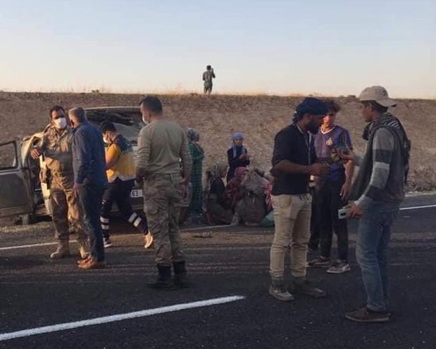 Tarım işçilerini taşıyan minibüs devrildi: 1 ölü, 11 yaralı