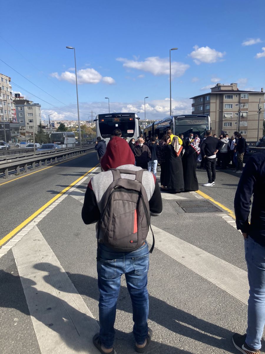Avcılar'da yayaya metrobüs çarptı!
