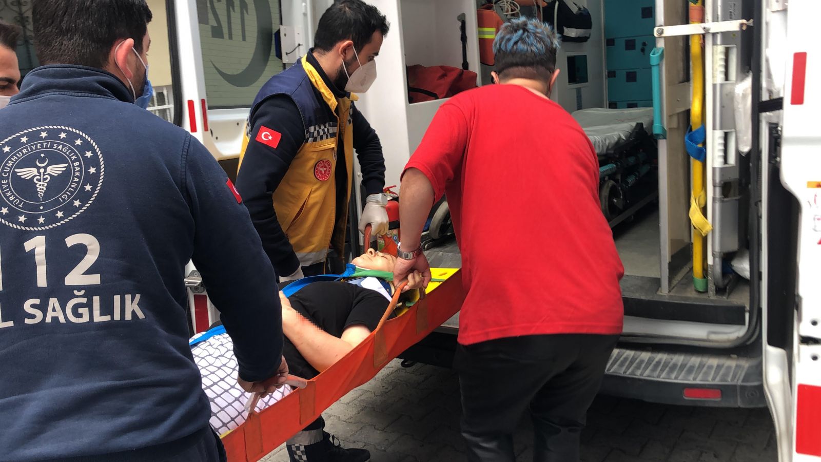 Tartıştığı eşini bıçakladı sonra polisi aradı