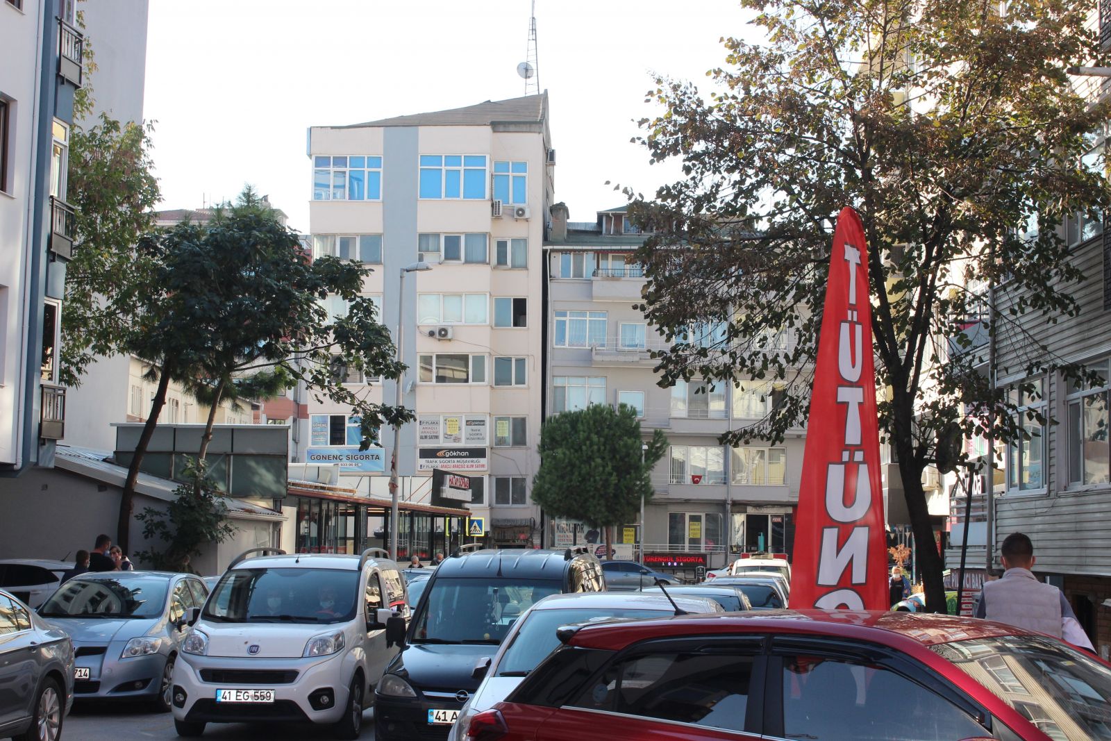 Deprem gerçeğine rağmen Kocaeli’de yamuk binalarda yaşıyorlar
