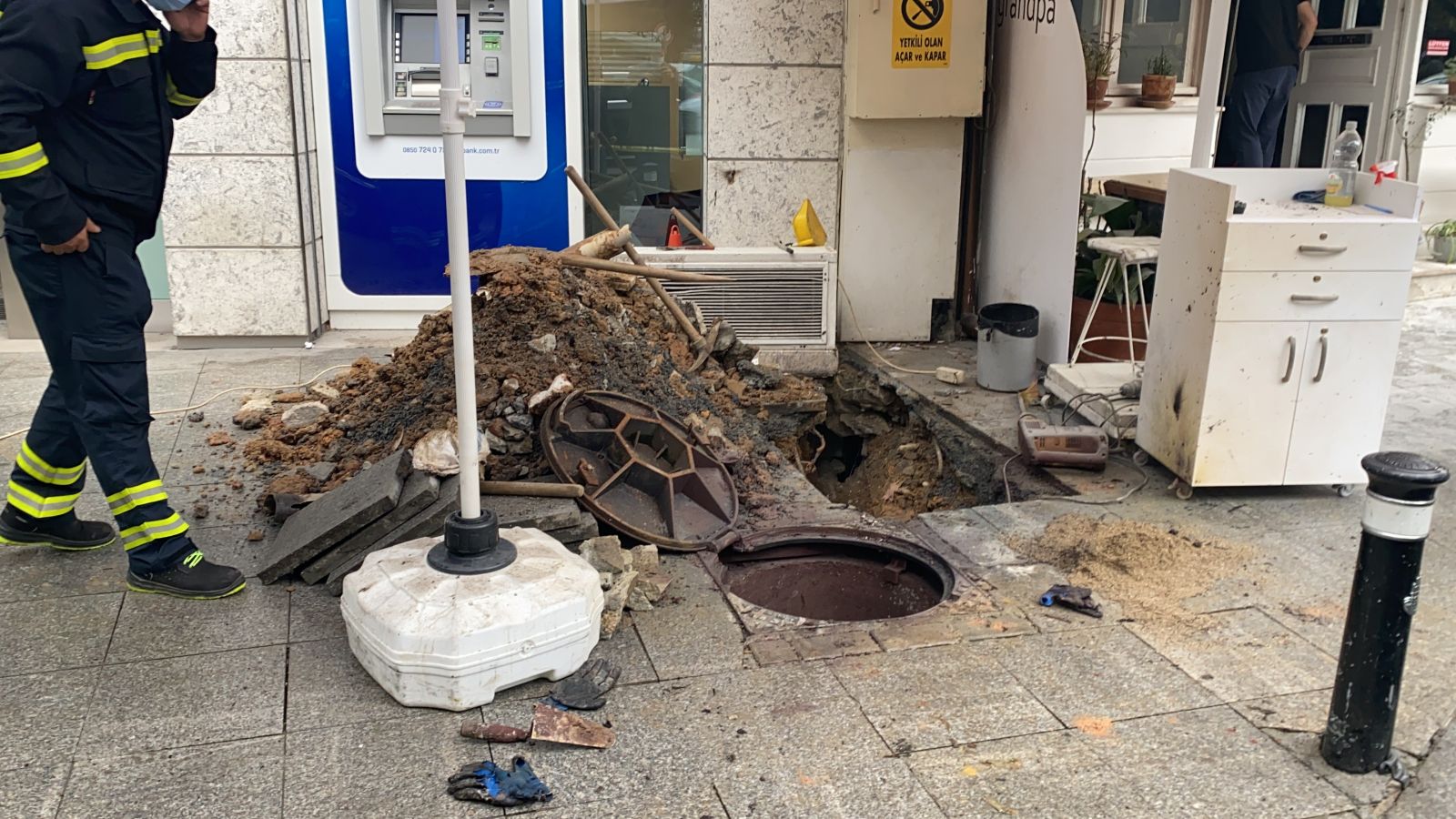 Beşiktaş’ta korkutan patlama: 1’i ağır 2 yaralı