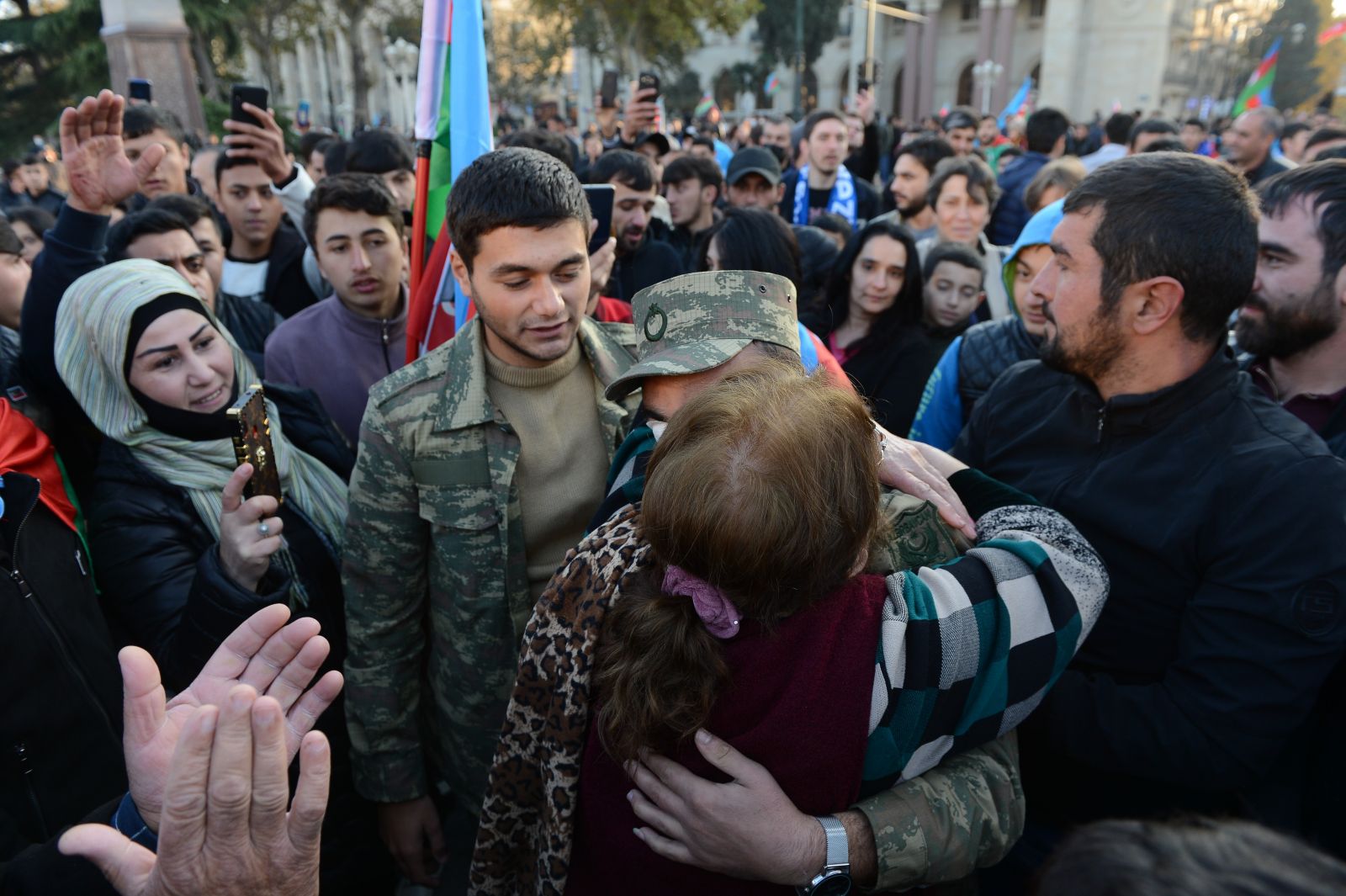Azerbaycan halkı zaferi coşkuyla kutluyor