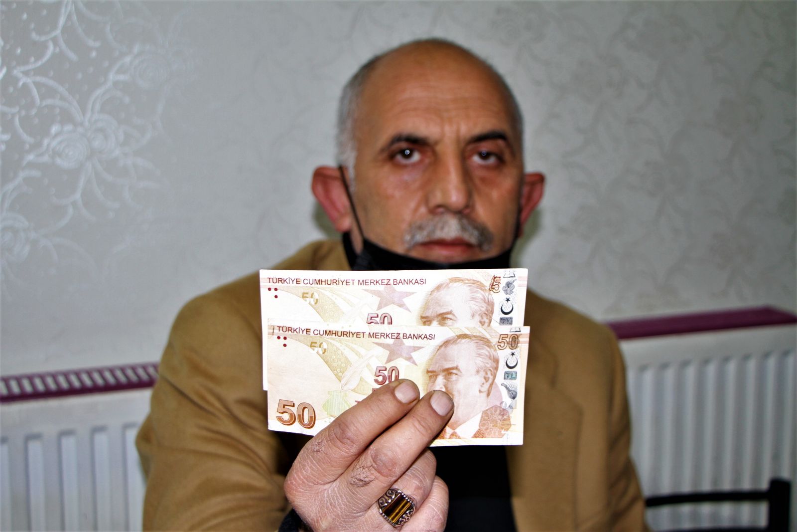 50 lirasını 50 bin liraya satıyor!
