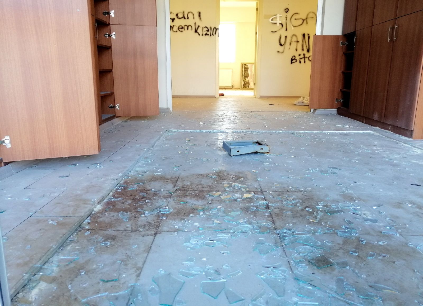 Muğla'daki eski FETÖ yurdu tehlike saçıyor