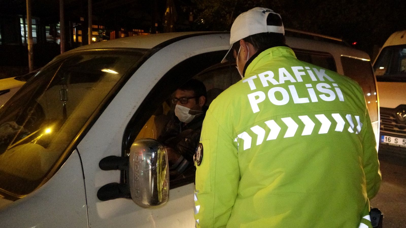 Gece yarısı sokakta yakalanan genç: Cezayı duysa annem evlatlıktan reddeder