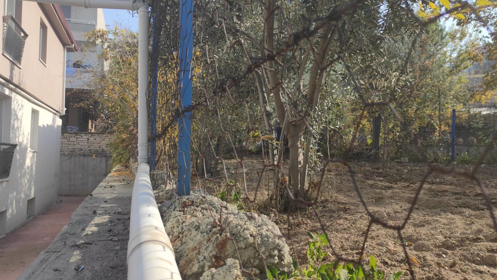 10 liralık boru iki komşuyu birbirine düşürdü