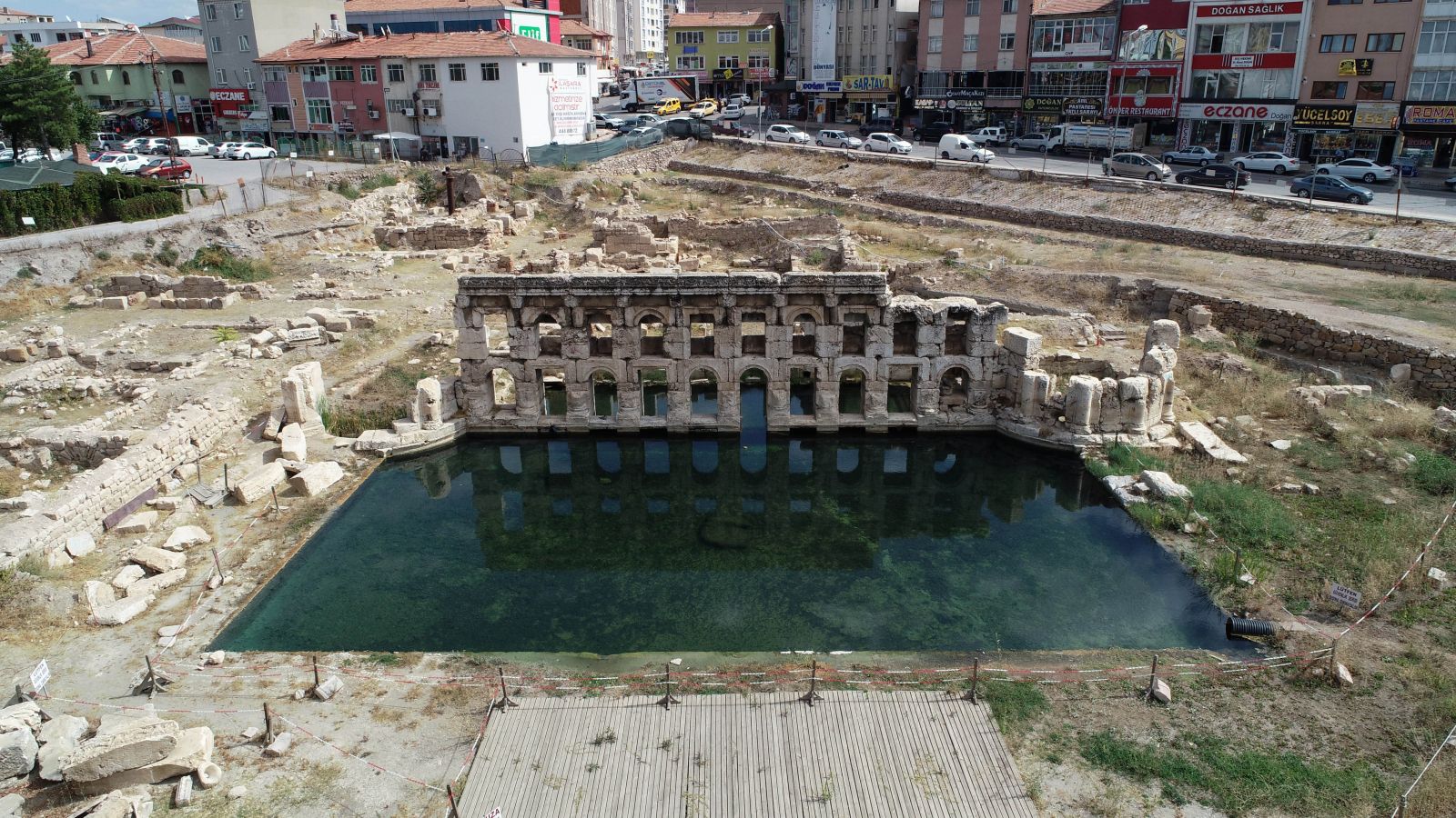 Kapısına kilit vurulan 2000 yıllık tarihi hamam meclis gündeminde