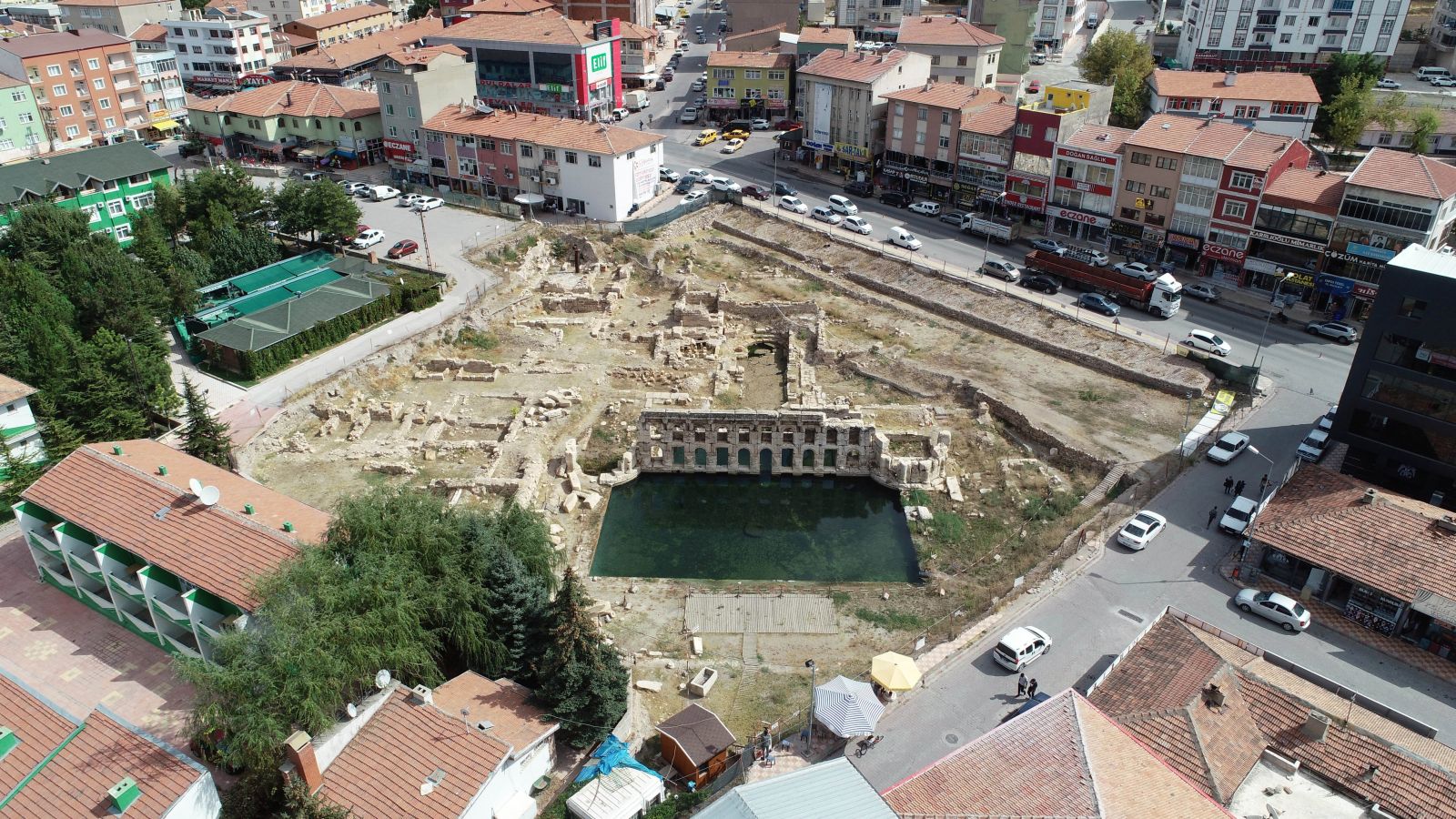 Kapısına kilit vurulan 2000 yıllık tarihi hamam meclis gündeminde