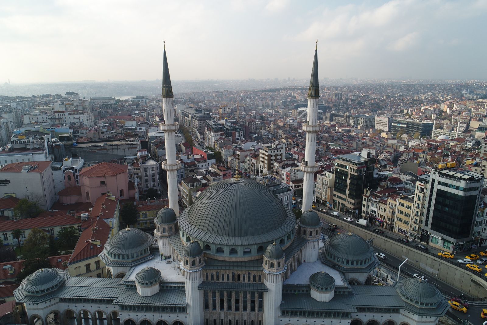 Taksim Camii'nde sona yaklaşıldı
