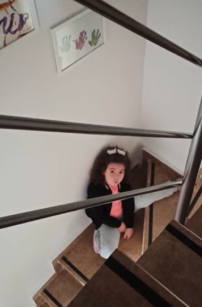 5 yaşındaki kız çocuğu, Covid olan sağlıkçı babasına böyle seslendi