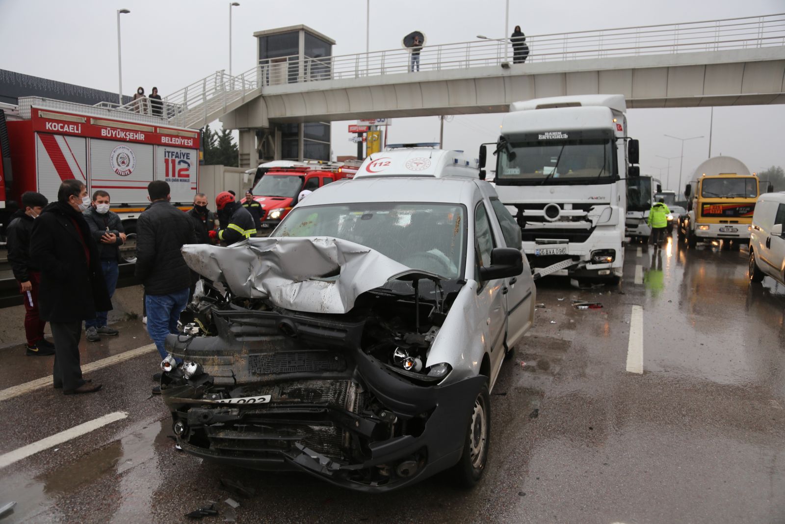 D-100’de zincirleme trafik kazası: 8 yaralı