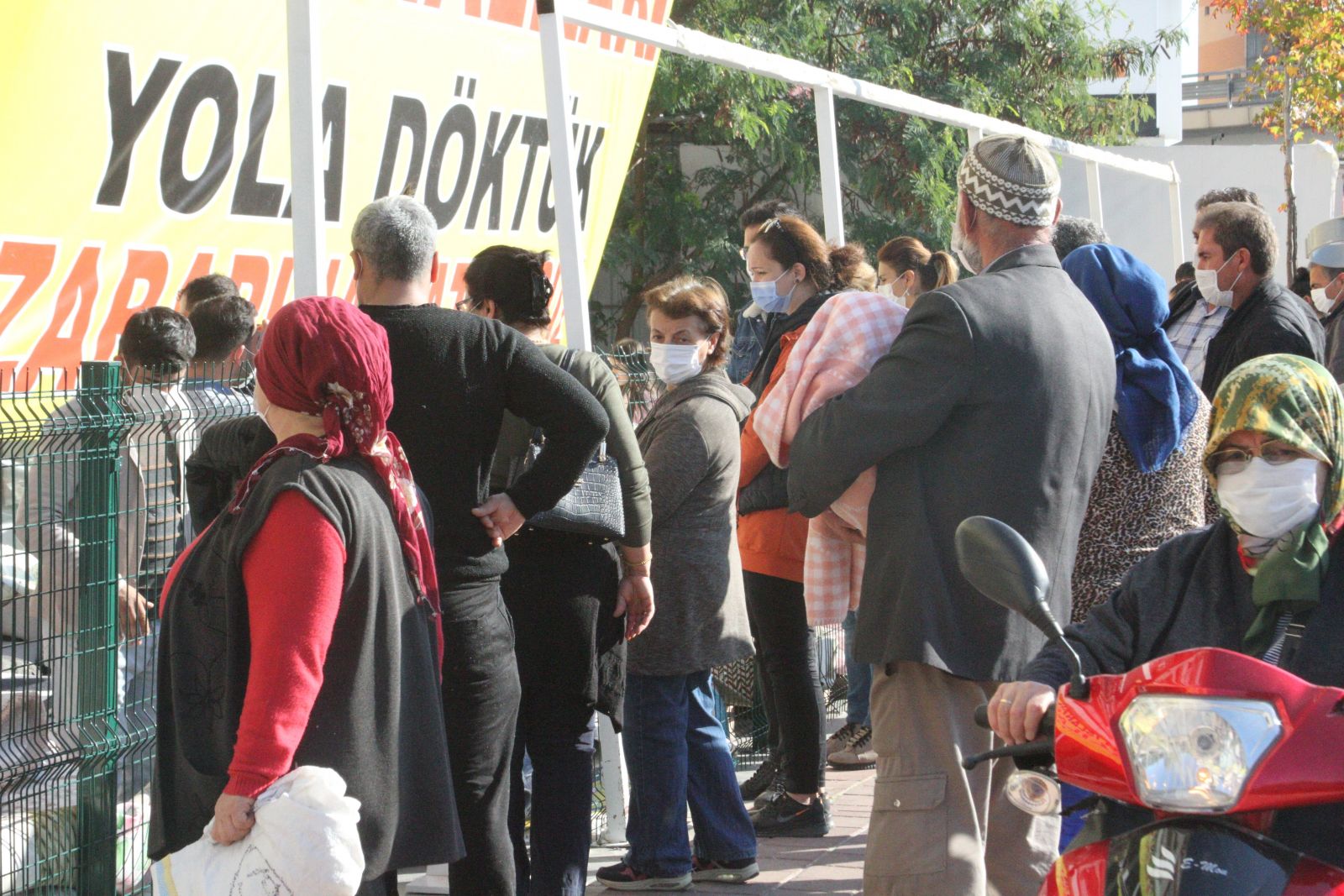 Pandemi döneminde kampanya yaptılar, bedava korona dağıttılar