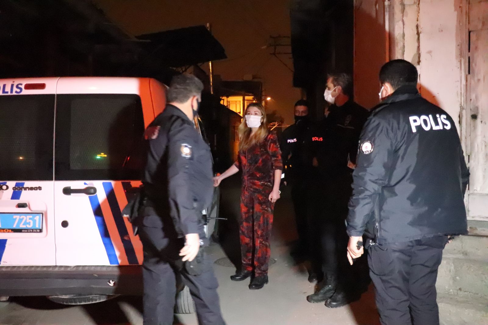 Yeni eşinden kaçıp eski eşine sığındı, başına gelmeyen kalmadı