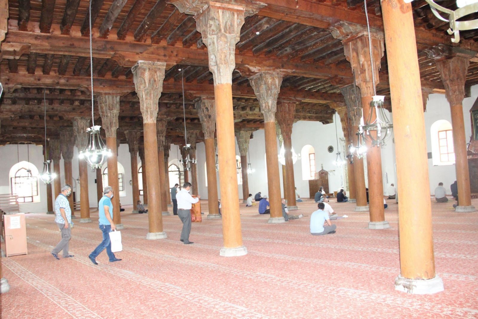 7 asırlık cami yıllardır dimdik ayakta