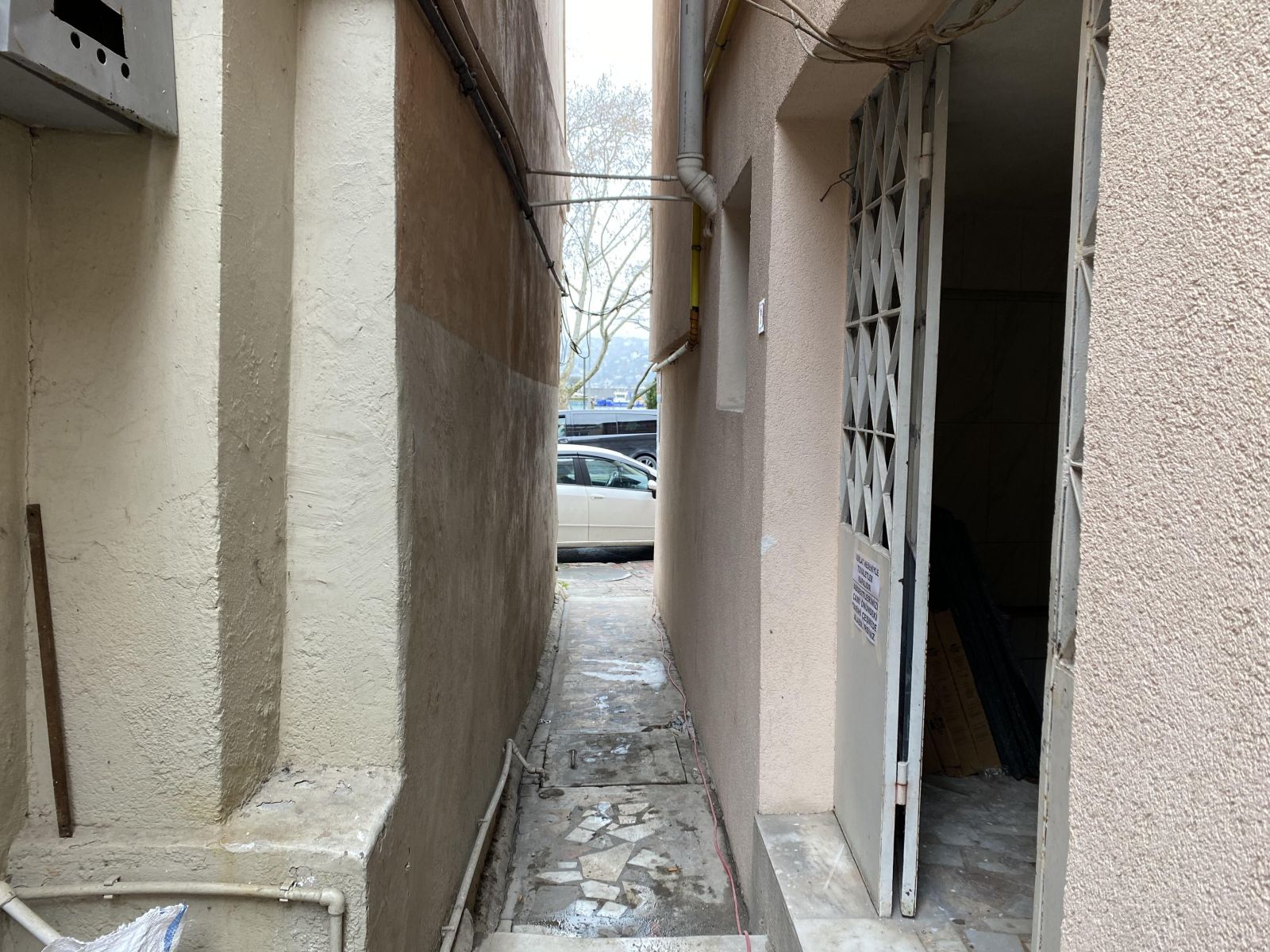 İstanbul'un en dar sokağı: Sadece 89 santimetre