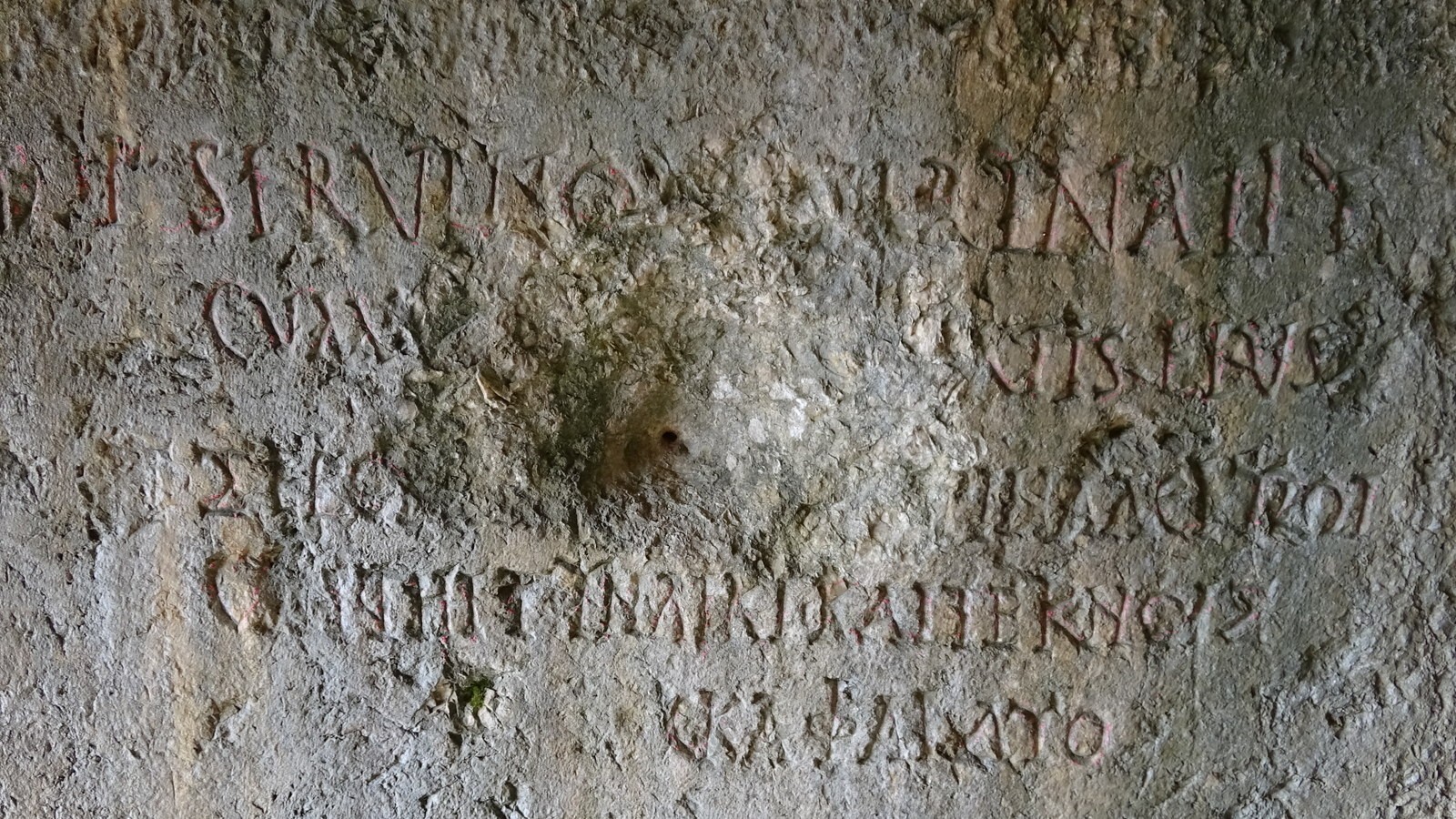 Bursa’da 2 bin yıllık kaya mezarın, Romalı soylu bir bürokrat ve ailesine ait olduğu ortaya çıktı