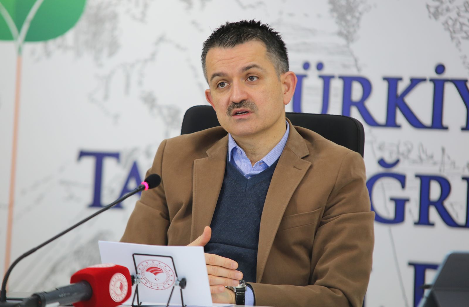 Bakan Pakdemirli: Tarımı plazalarda çalışmaktan daha cazip bir iş alanına dönüştürmek istiyoruz