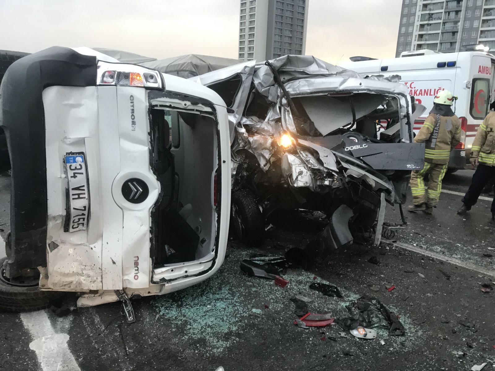 TEM Otoyolu’nda 12 aracın karıştığı zincirleme kaza