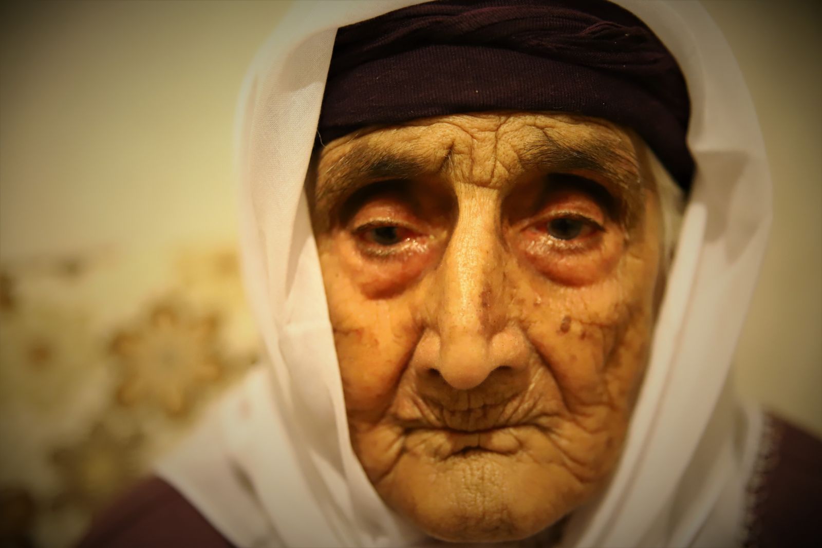 80 torunlu 102 yaşındaki Şahide nine, Covid-19'u evinde yendi
