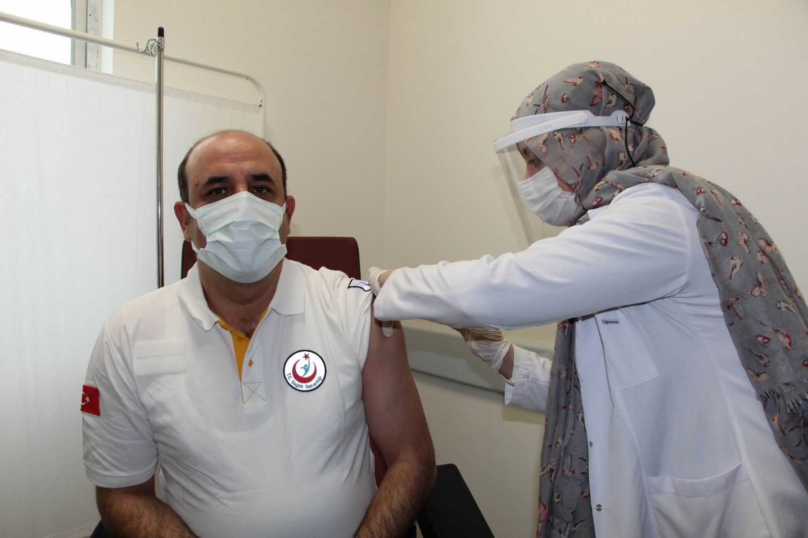 Türkiye genelinde aşılama süreci başladı