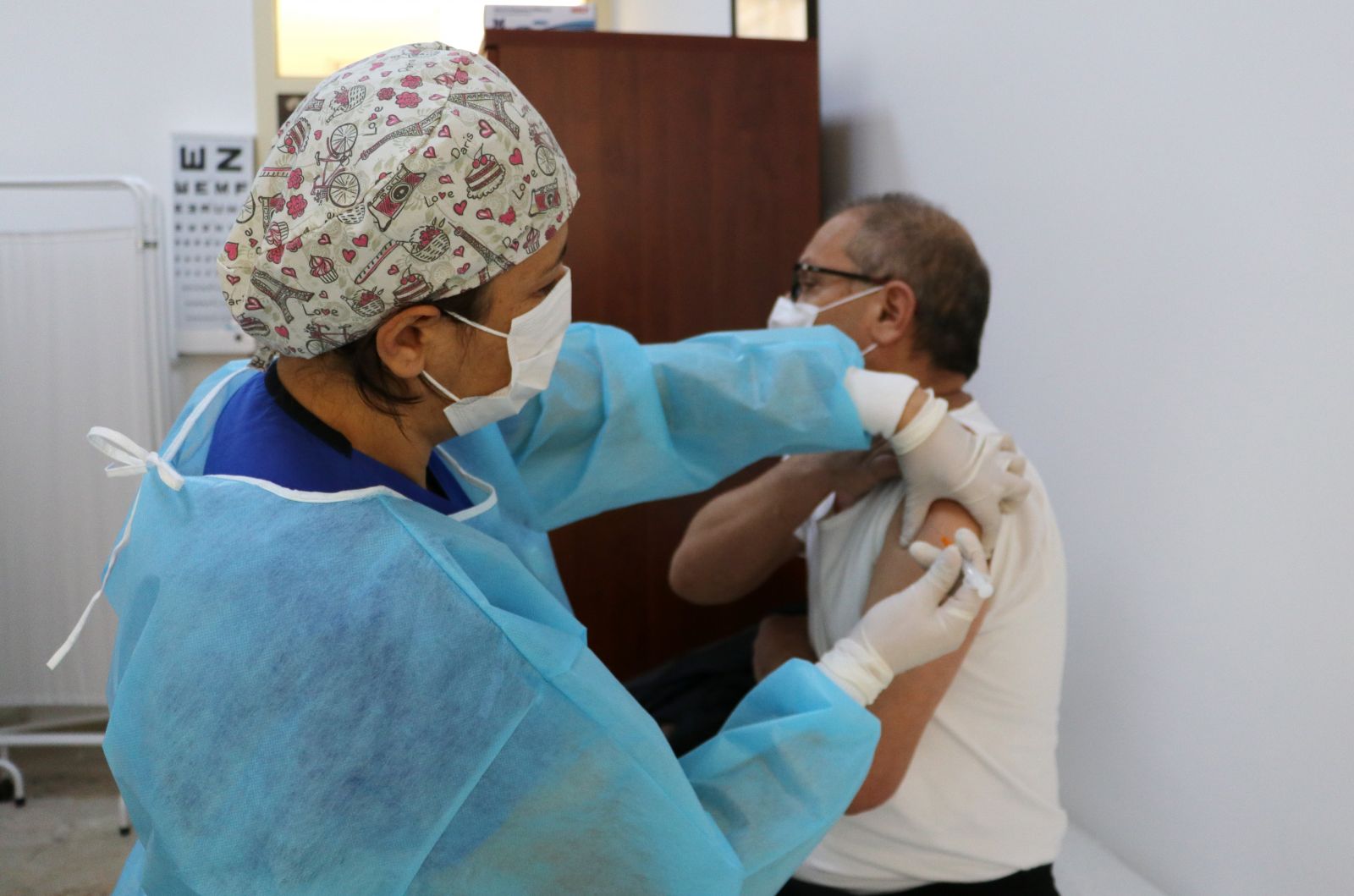Bilim Kurulu Üyesi Taşova: 2 farklı aşı vurulmaya gerek yok