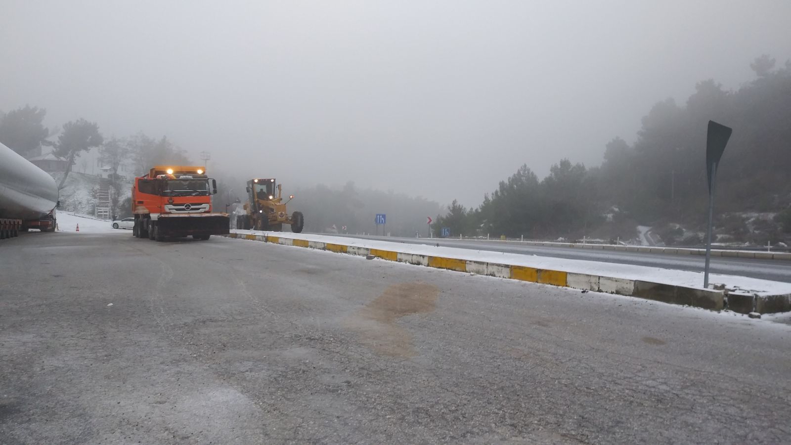 İzmir'e yılın ilk karı düştü