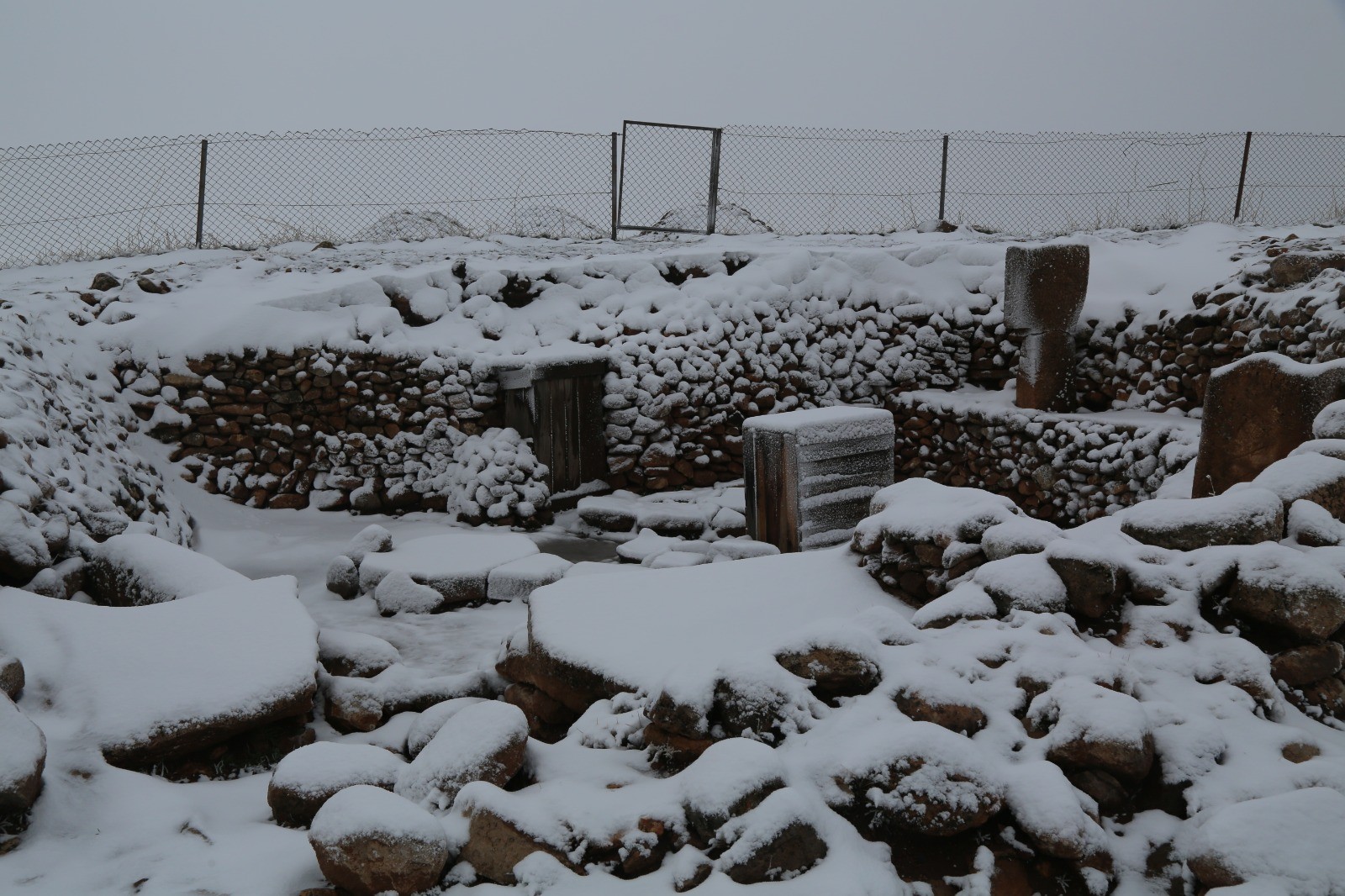 'Tarihin sıfır noktası' Göbeklitepe beyaza büründü