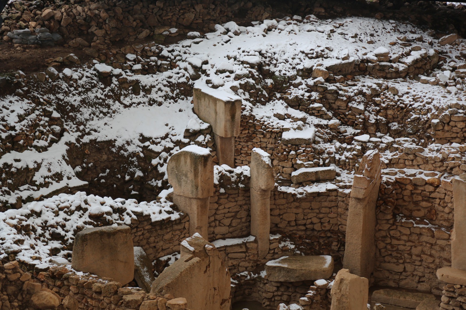 'Tarihin sıfır noktası' Göbeklitepe beyaza büründü