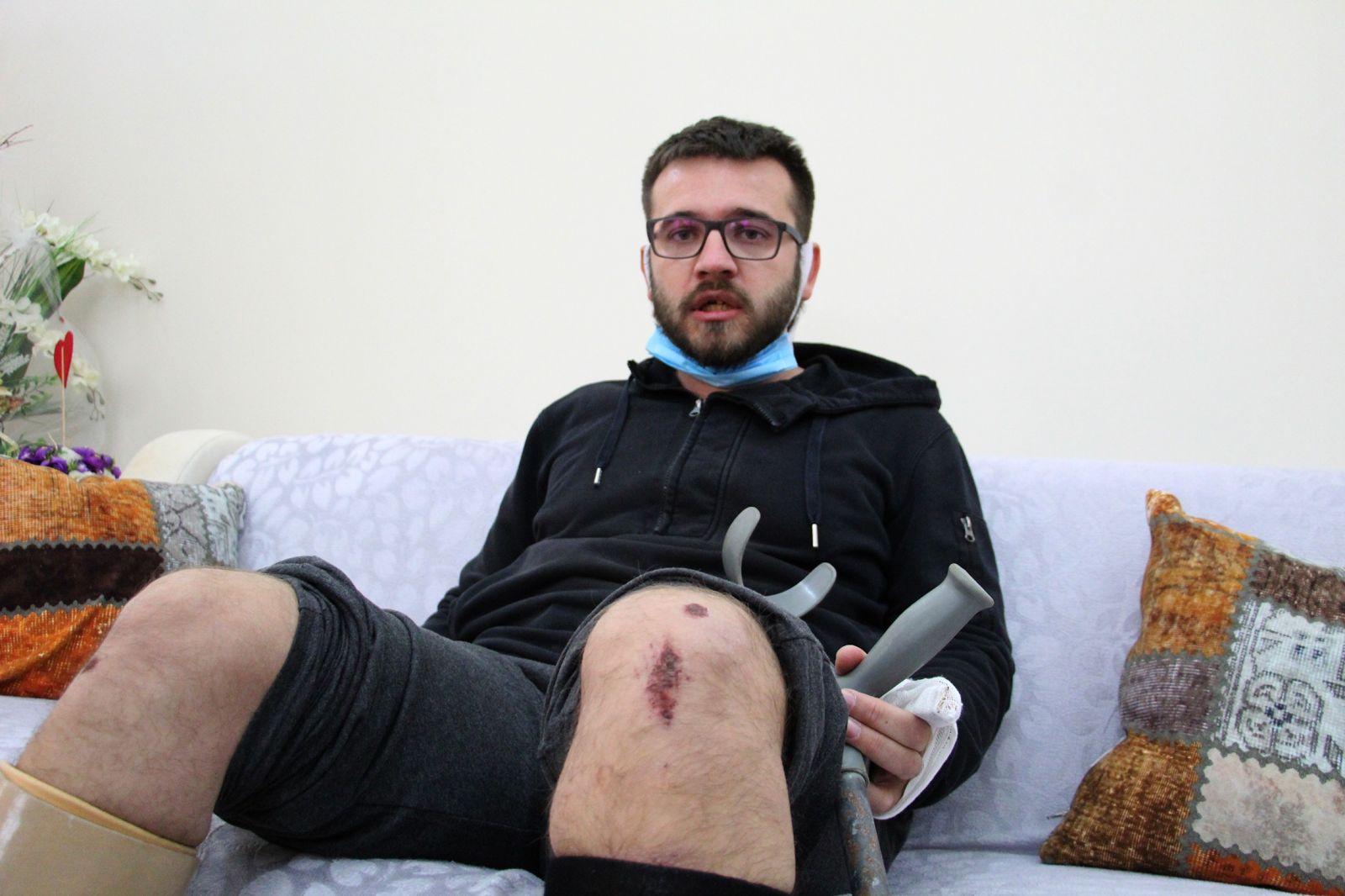 Terör gazisine çirkin saldırı! Gözyaşlarını tutamadı