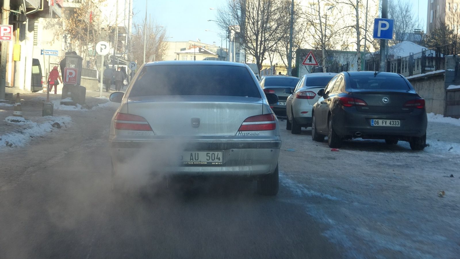 Ardahan eksi 30'u gördü! Garajdaki araçlar dahi dondu