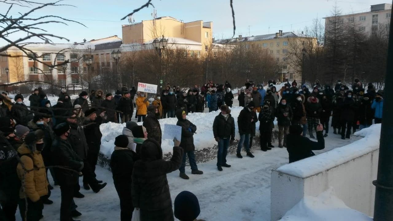 Rusya'nın doğu kentlerinde 'Navalny' protestoları başladı: Putin istifa Rusya'nın doğu kentlerinde 'Navalny' protestoları başladı: Putin istifa