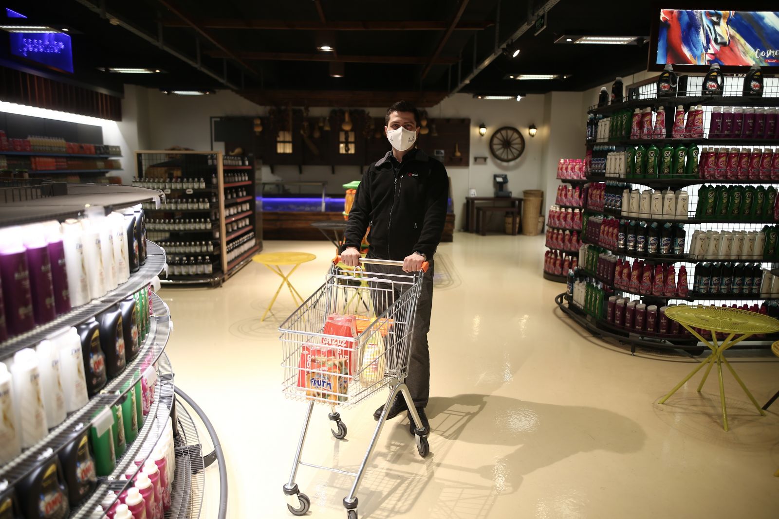 Bu market arabaları mikropları öldürüyor