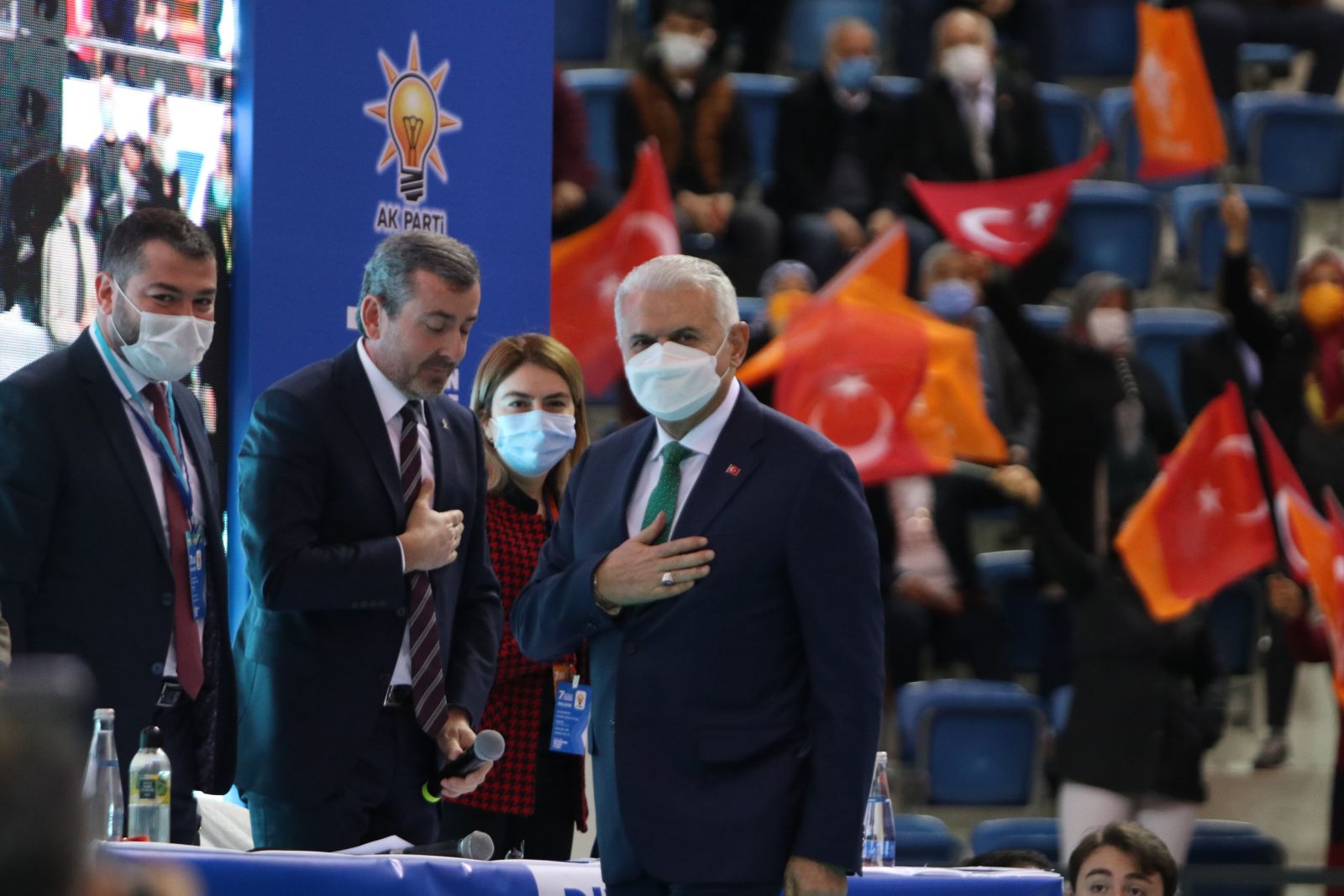 Binali Yıldırım: Muhalefetin bizi vurmaya çalıştığı şehir hastaneleri bugün hayat kurtarıyor