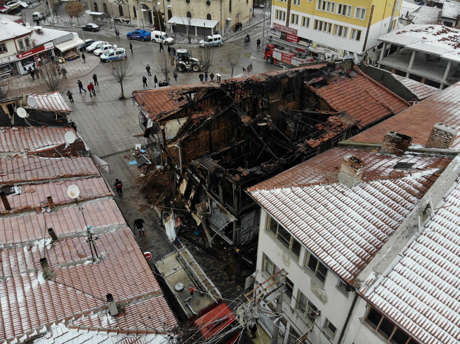 15 dükkânın yandığı olayda facianın boyutu gün ağardığında ortaya çıktı 15 dükkânın yandığı olayda facianın boyutu gün ağardığında ortaya çıktı