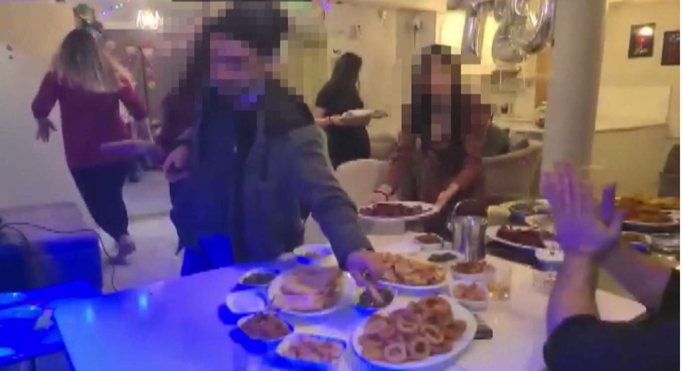 Kendisini yakalayan polislere 1 milyon lira rüşvet teklif etti