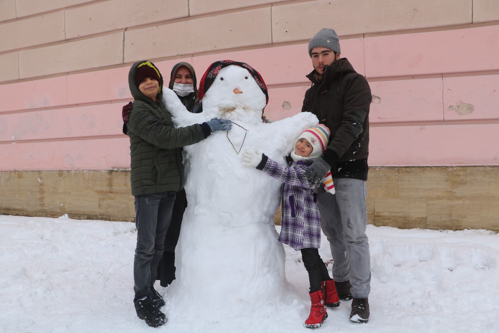 Kar eğlencesi kısıtlamayı unutturdu