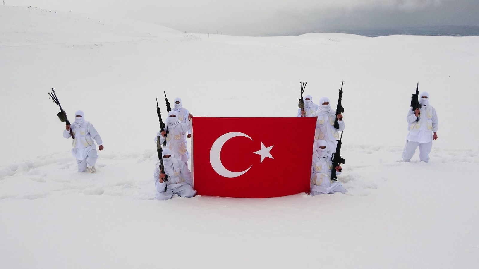 Teröristlerin korkulu rüyası 'Alparslan' ve 'Kılıçlar' timi hainlere göz açtırmıyor