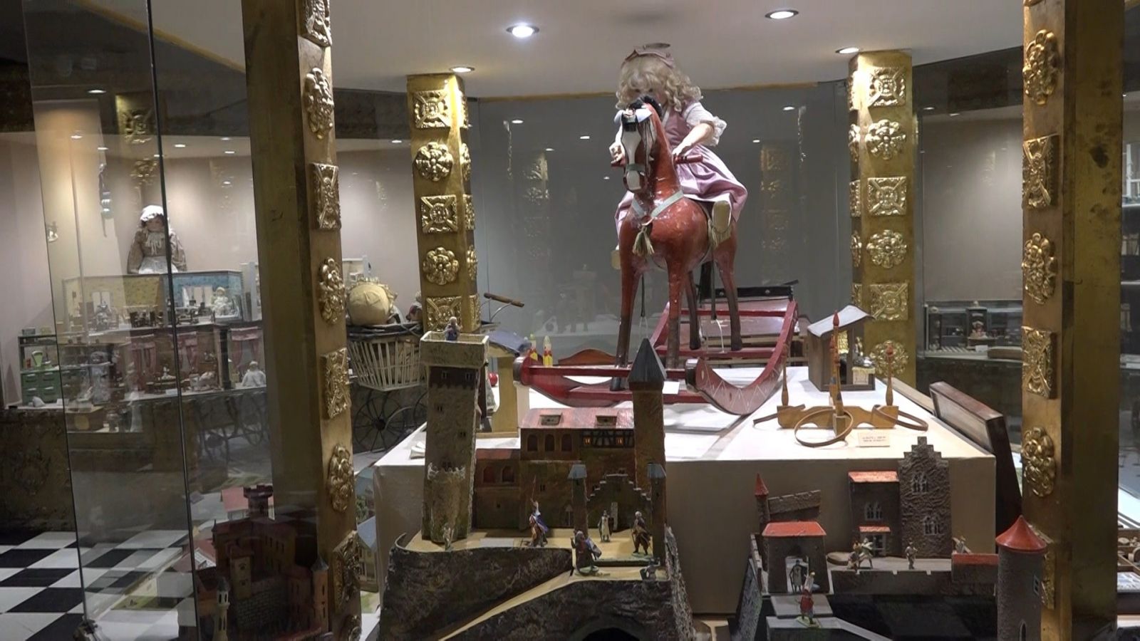 Bu oyuncak 300 yıllık