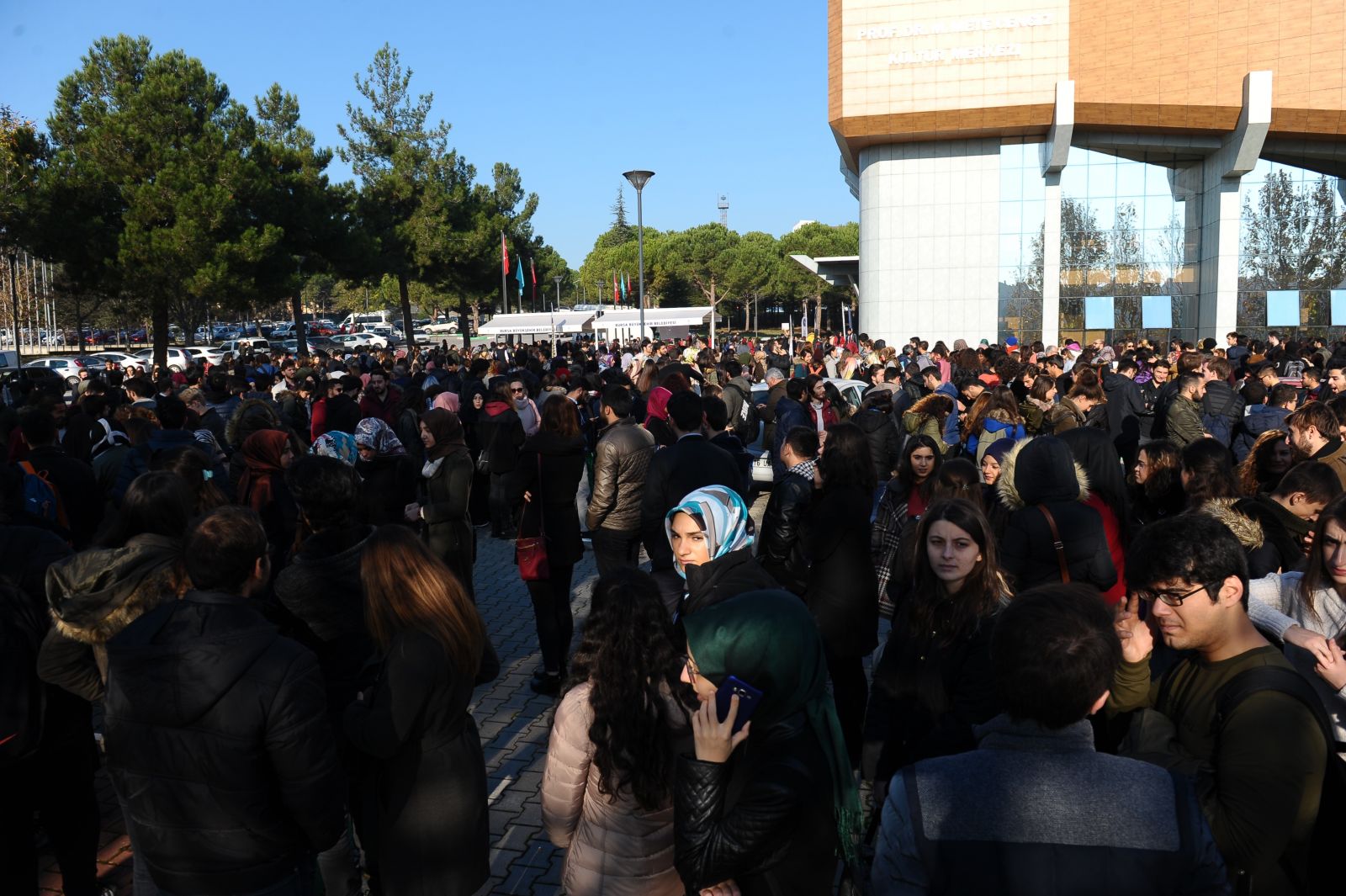 Bursa'da İlber Ortaylı'ya yoğun ilgi